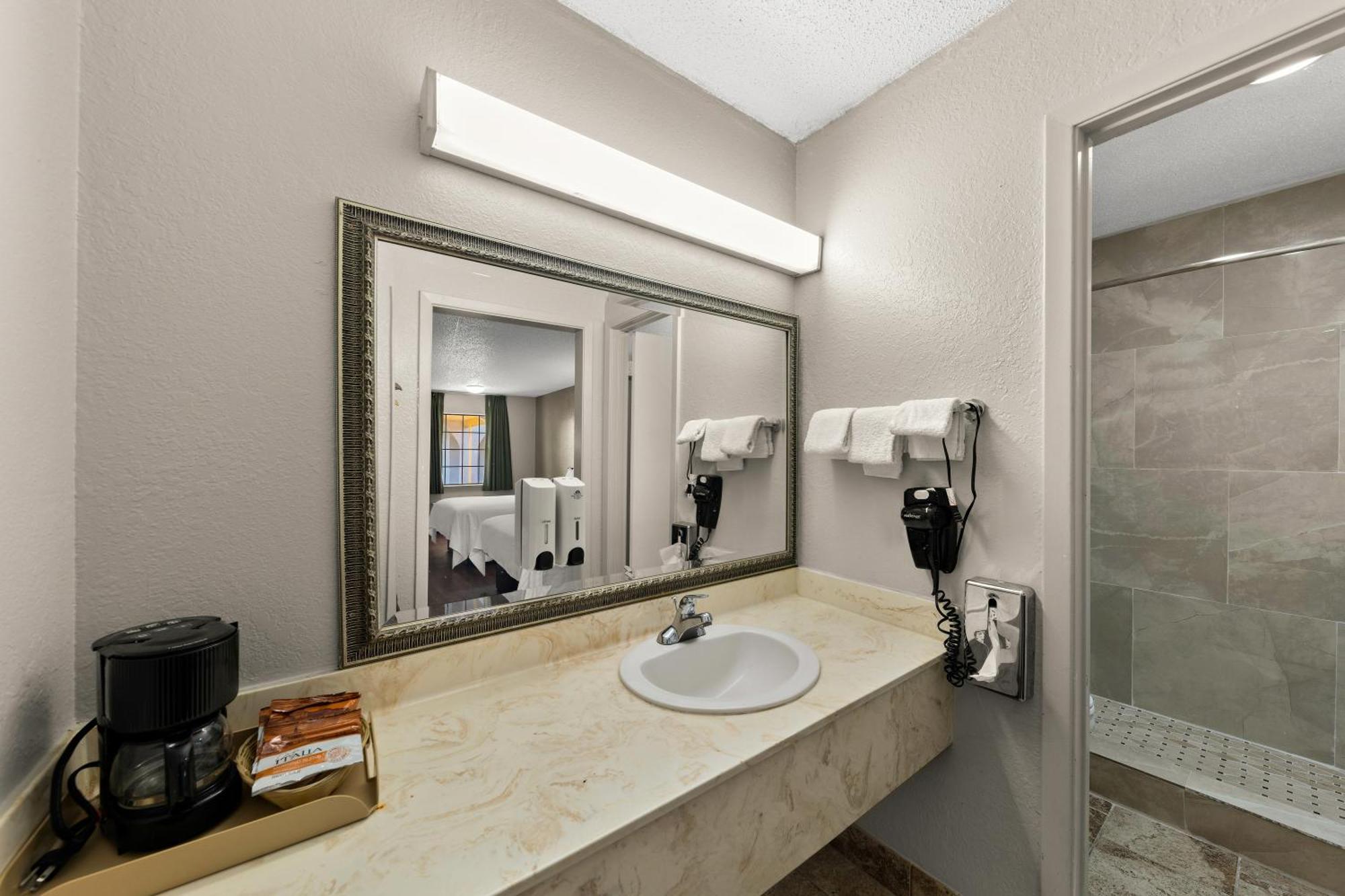 Americas Best Value Inn Bonham Eksteriør billede