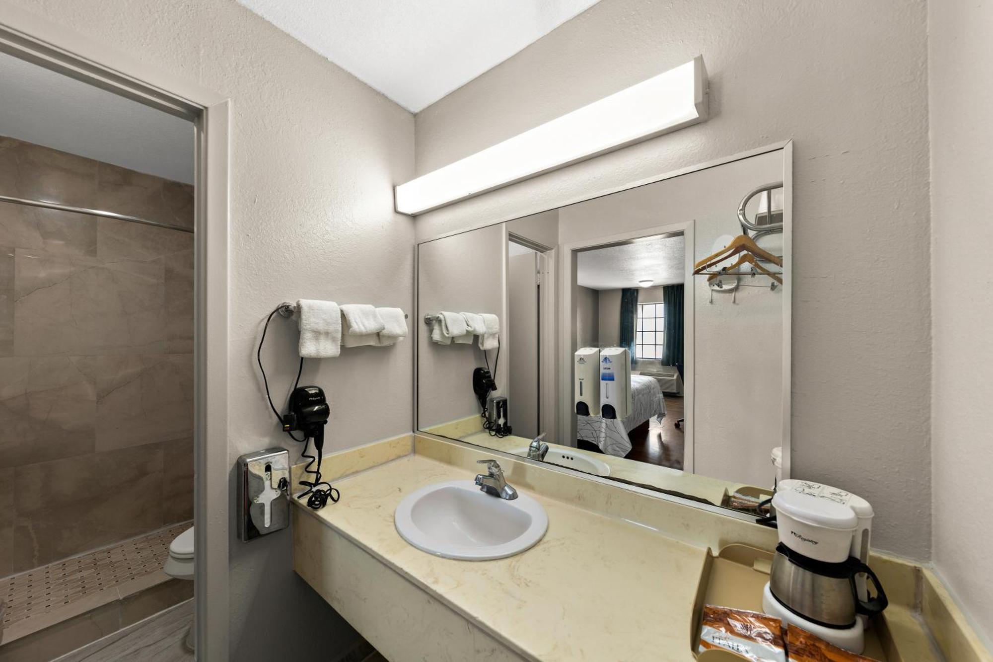 Americas Best Value Inn Bonham Eksteriør billede