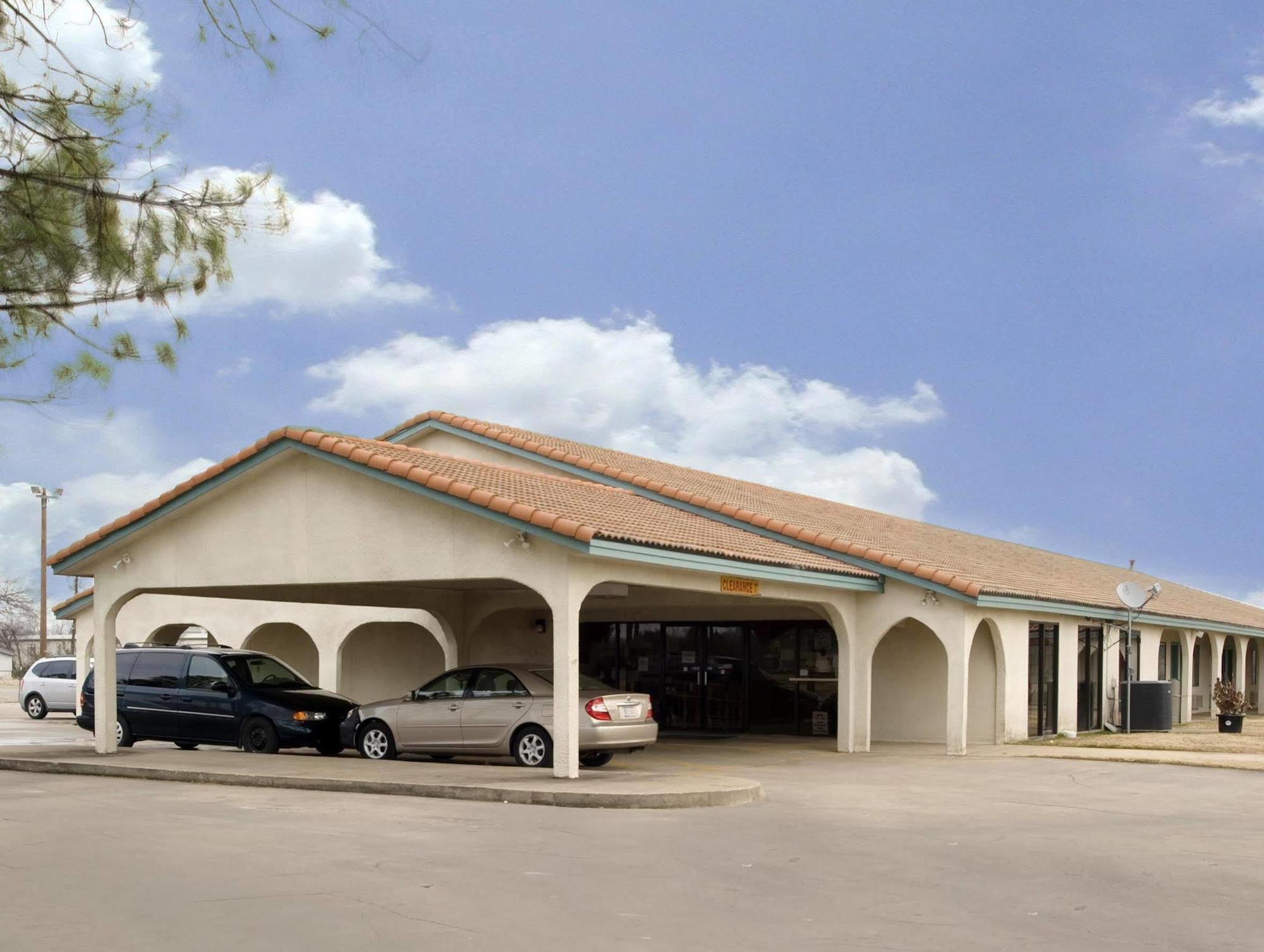 Americas Best Value Inn Bonham Eksteriør billede